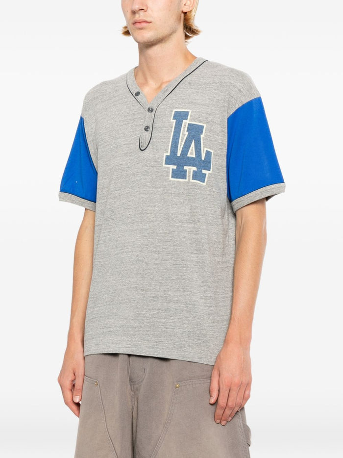 contrast-sleeve henley-neck T-shirt